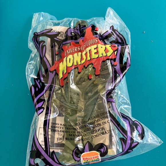 Universal Studios Monsters Collectible Figures - Picture 6 of 9